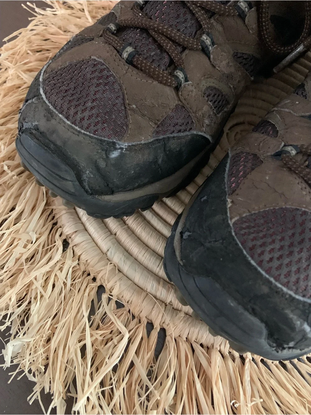 MERRELL Men’s Moab Waterproof Hiking Boots Dark Earth Brown Size 9.5